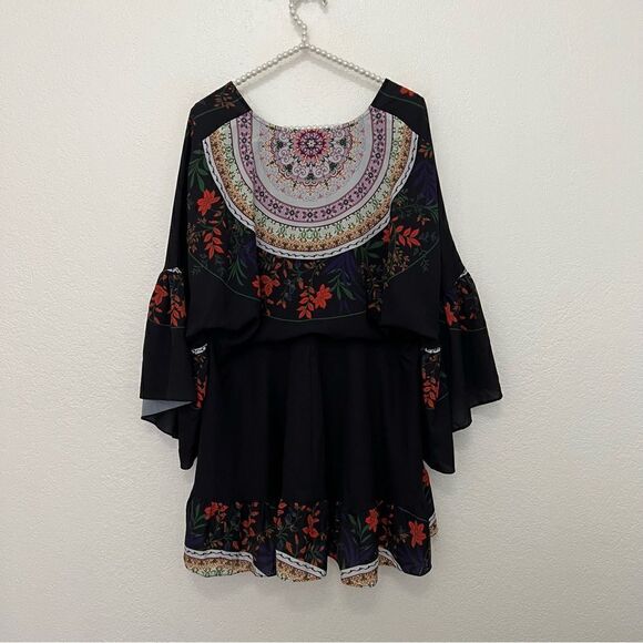 Umgee Oversized Medallion Floral V-Neck Ruffled Sleeves Tunic Women’s Medium - Picture 9 of 12